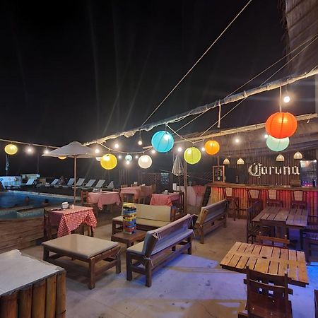 The Point Mancora Beach מראה חיצוני תמונה